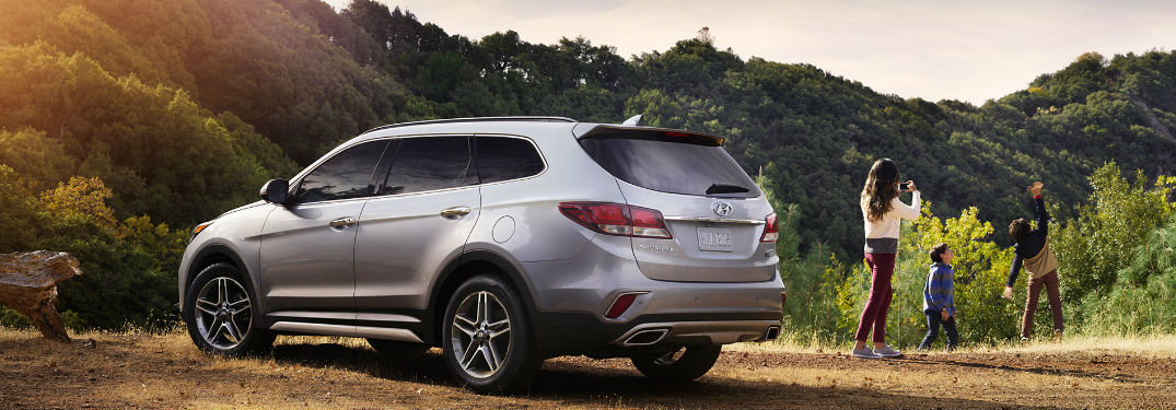 Hyundai Santa Fe side and rear profile